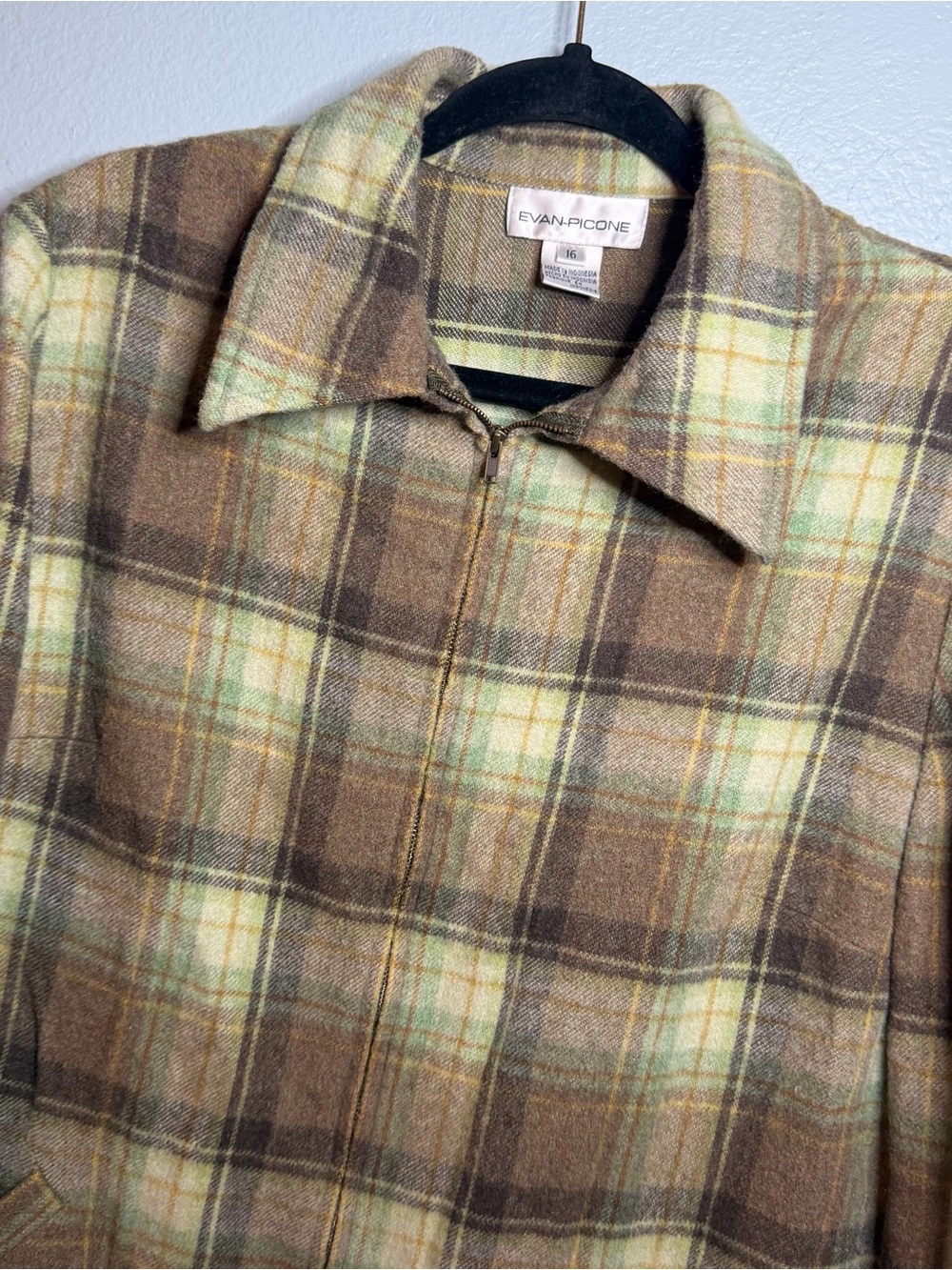 Evan Picone Vintage Women’s Brown and Green/Cream Plaid Zip-Front Shirt Jacket